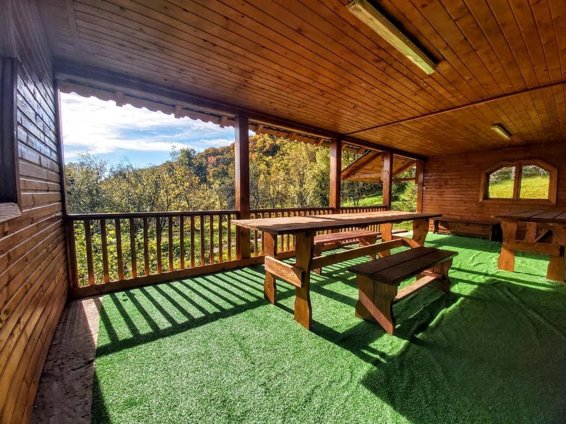 Pensiunea Agroturistica Piscul Soarelui Cîmpulung Esterno foto